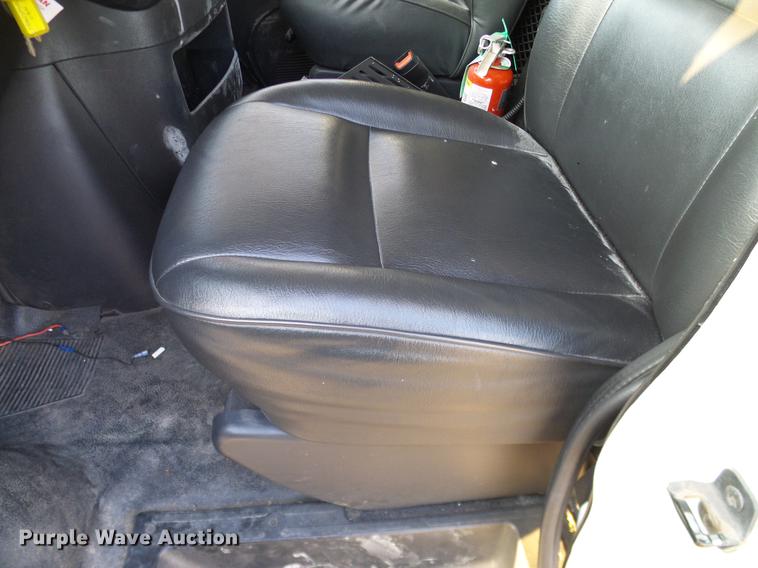 image for item DD1405 2001 Dodge Ram Wagon B3500 Maxi van