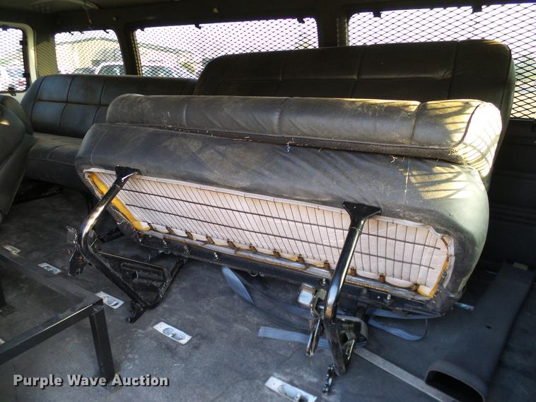 image for item DD1405 2001 Dodge Ram Wagon B3500 Maxi van