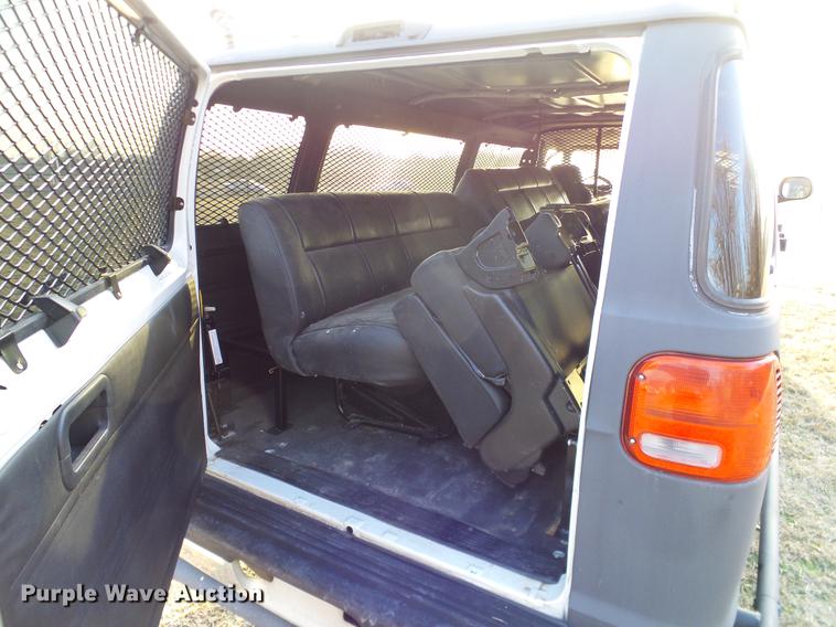 image for item DD1405 2001 Dodge Ram Wagon B3500 Maxi van