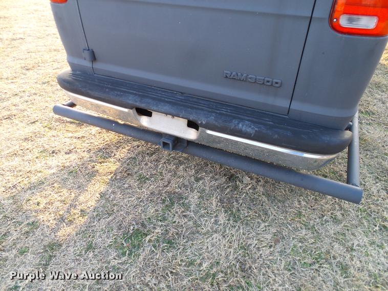 image for item DD1405 2001 Dodge Ram Wagon B3500 Maxi van