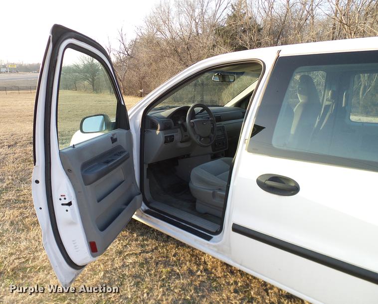 image for item DD1406 2004 Ford Freestar van