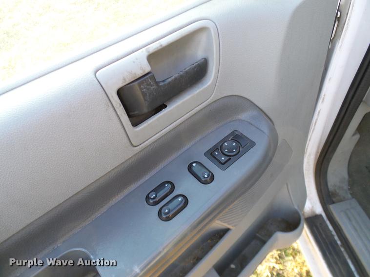 image for item DD1406 2004 Ford Freestar van