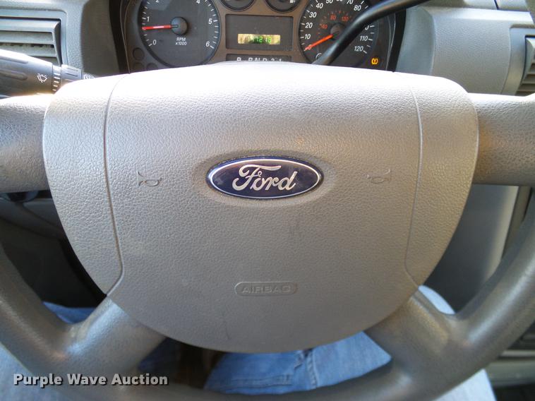 image for item DD1406 2004 Ford Freestar van