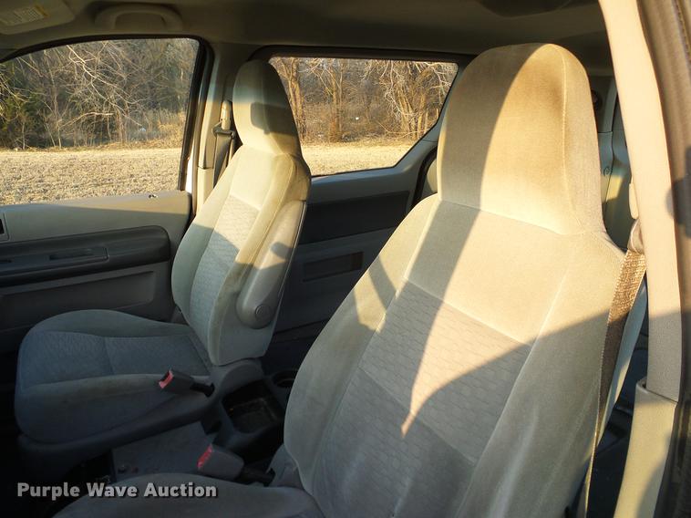 image for item DD1406 2004 Ford Freestar van