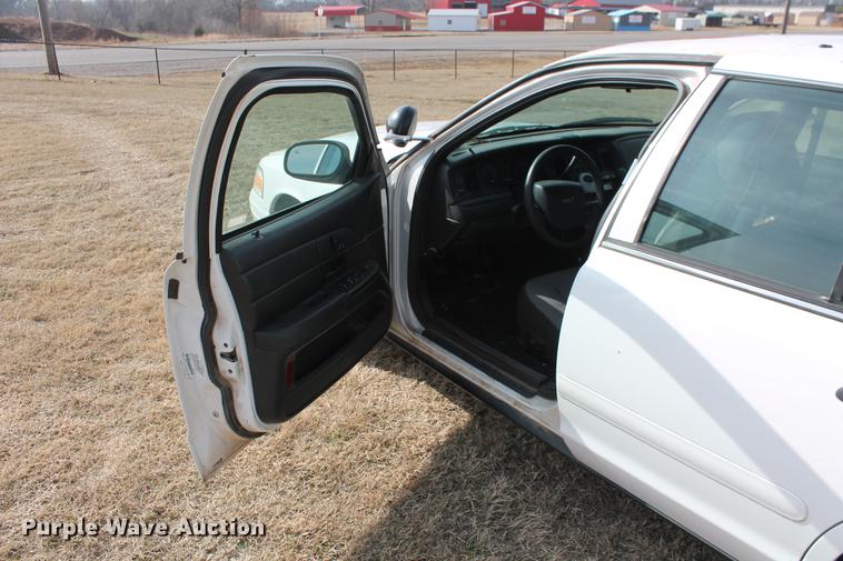 image for item DD1409 2006 Ford Crown Victoria Police Interceptor
