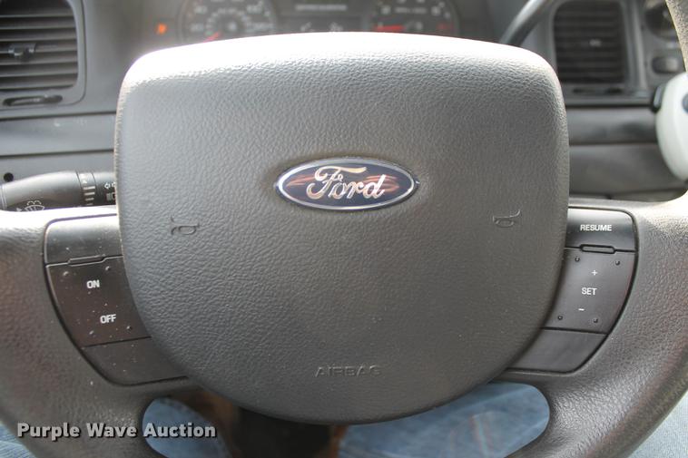 image for item DD1409 2006 Ford Crown Victoria Police Interceptor