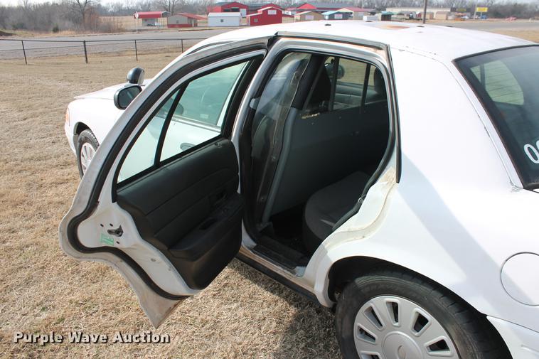 image for item DD1409 2006 Ford Crown Victoria Police Interceptor