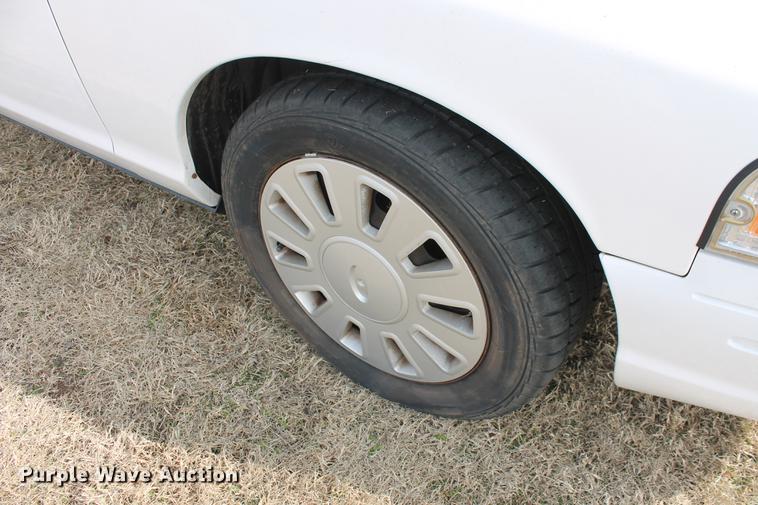 image for item DD1409 2006 Ford Crown Victoria Police Interceptor