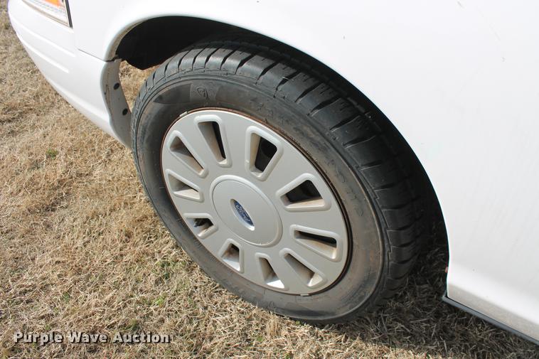 image for item DD1409 2006 Ford Crown Victoria Police Interceptor