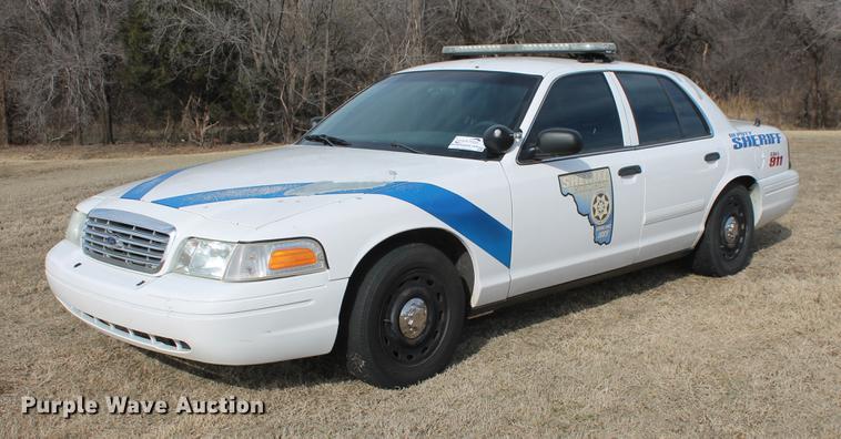 image for item DD1410 2004 Ford Crown Victoria Police Interceptor