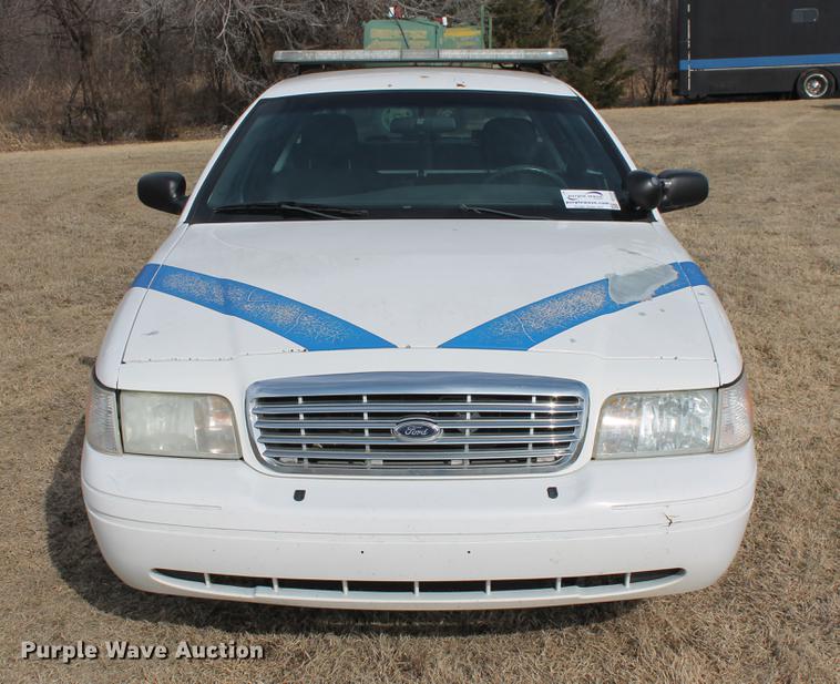 image for item DD1410 2004 Ford Crown Victoria Police Interceptor