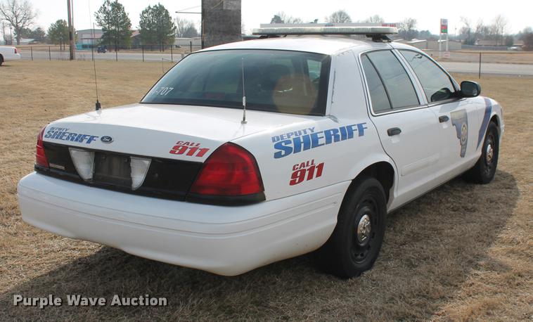 image for item DD1410 2004 Ford Crown Victoria Police Interceptor