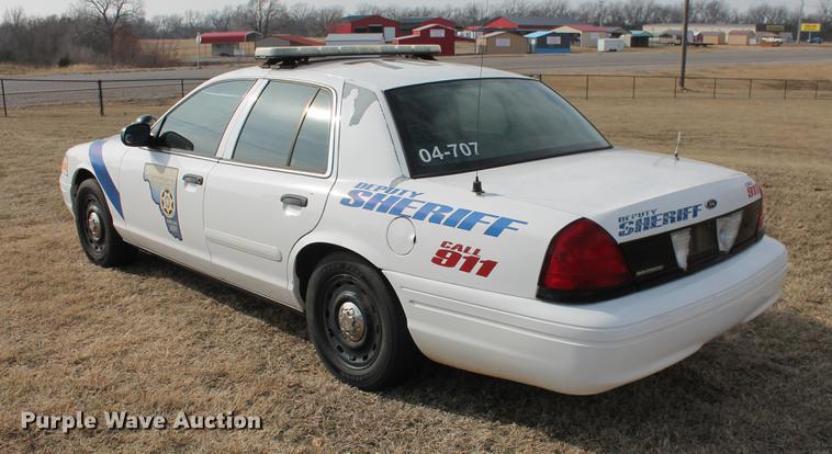 image for item DD1410 2004 Ford Crown Victoria Police Interceptor