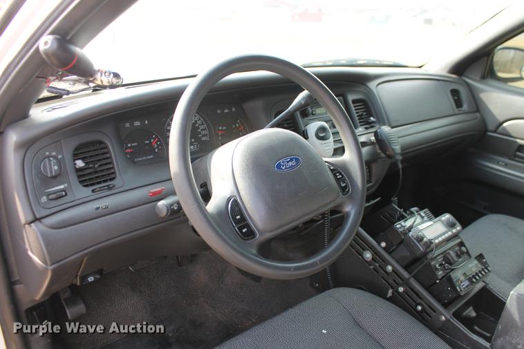 image for item DD1410 2004 Ford Crown Victoria Police Interceptor