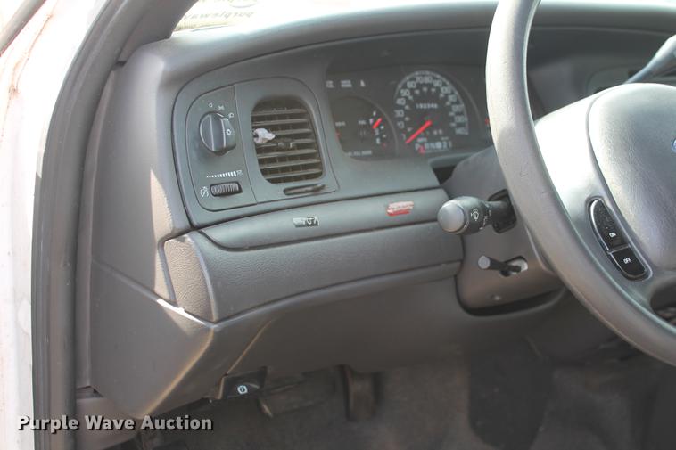 image for item DD1410 2004 Ford Crown Victoria Police Interceptor