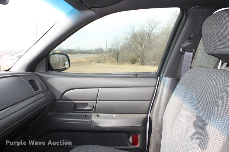 image for item DD1410 2004 Ford Crown Victoria Police Interceptor