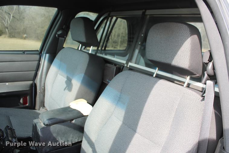 image for item DD1410 2004 Ford Crown Victoria Police Interceptor