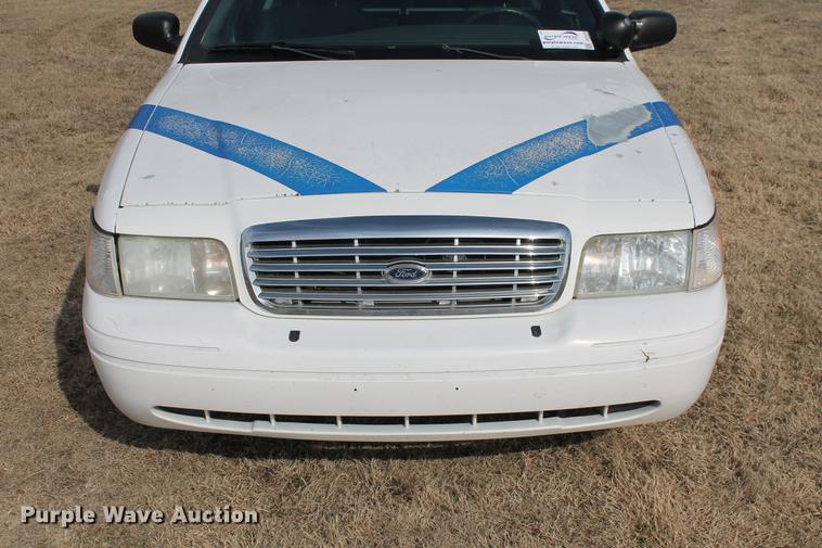 image for item DD1410 2004 Ford Crown Victoria Police Interceptor