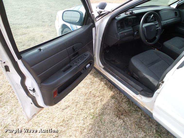 image for item DD1411 2005 Ford Crown Victoria Police Interceptor