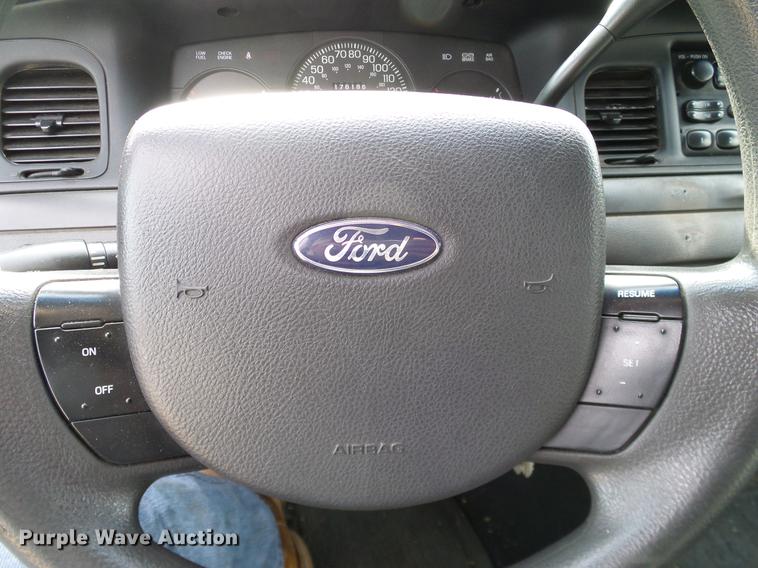 image for item DD1411 2005 Ford Crown Victoria Police Interceptor