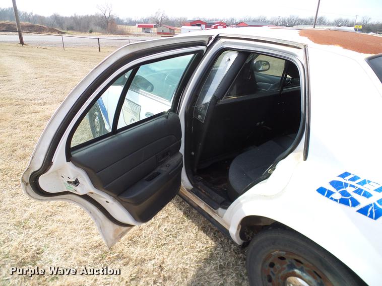 image for item DD1411 2005 Ford Crown Victoria Police Interceptor