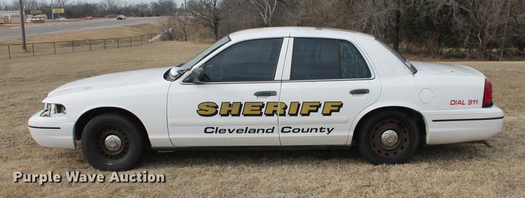 image for item DD1412 2000 Ford Crown Victoria Police Interceptor