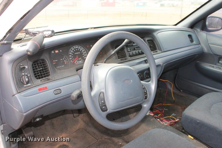 image for item DD1412 2000 Ford Crown Victoria Police Interceptor