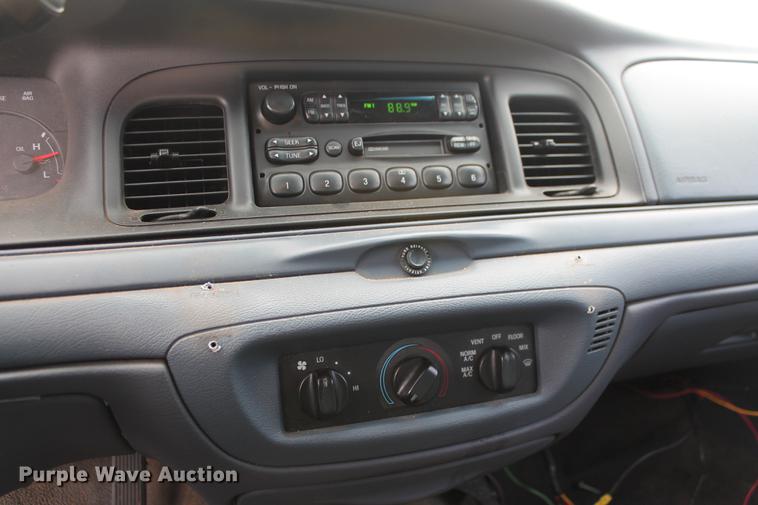 image for item DD1412 2000 Ford Crown Victoria Police Interceptor