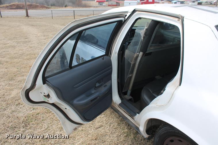 image for item DD1412 2000 Ford Crown Victoria Police Interceptor