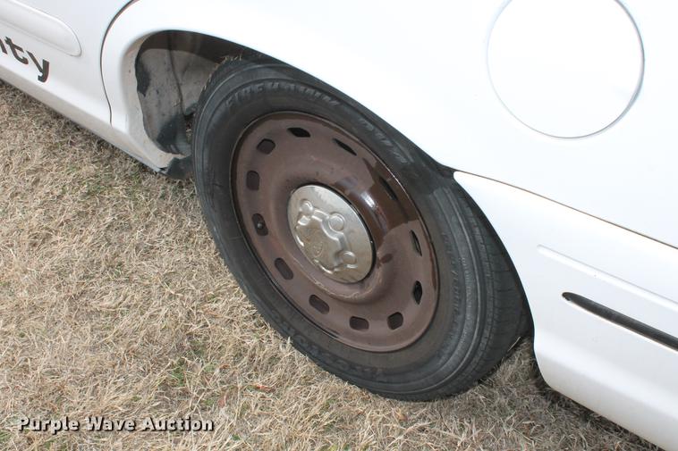 image for item DD1412 2000 Ford Crown Victoria Police Interceptor