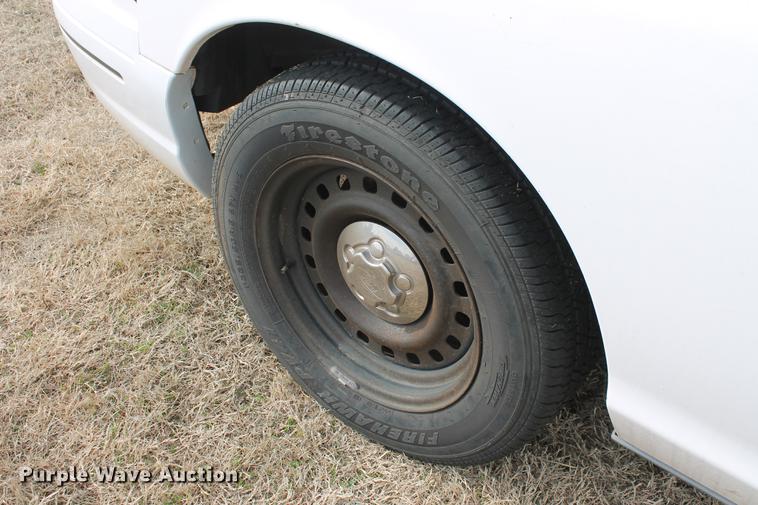 image for item DD1412 2000 Ford Crown Victoria Police Interceptor