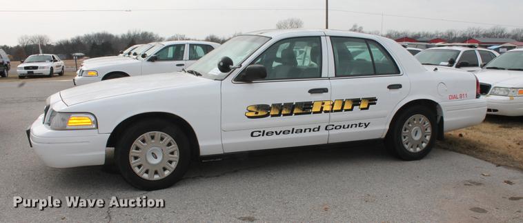 image for item DD1413 2005 Ford Crown Victoria Police Interceptor