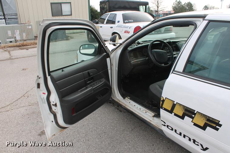 image for item DD1413 2005 Ford Crown Victoria Police Interceptor