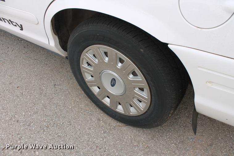 image for item DD1413 2005 Ford Crown Victoria Police Interceptor