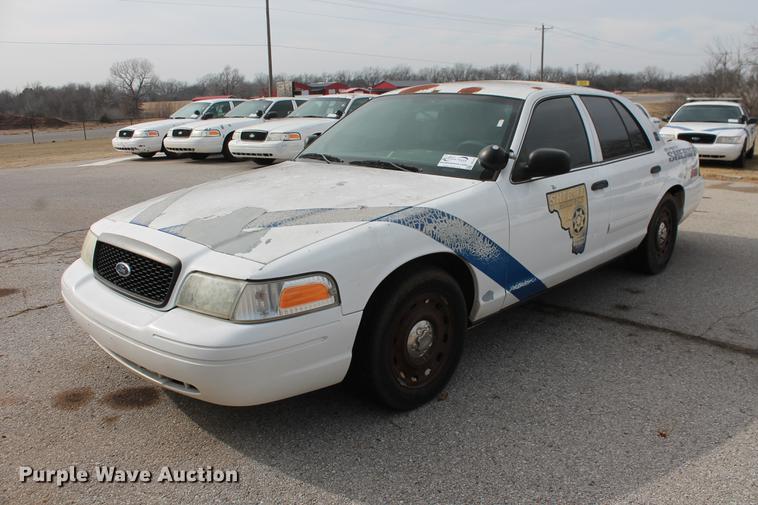 image for item DD1414 2005 Ford Crown Victoria Police Interceptor