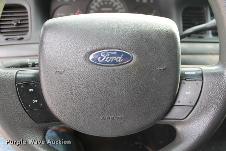 image for item DD1414 2005 Ford Crown Victoria Police Interceptor