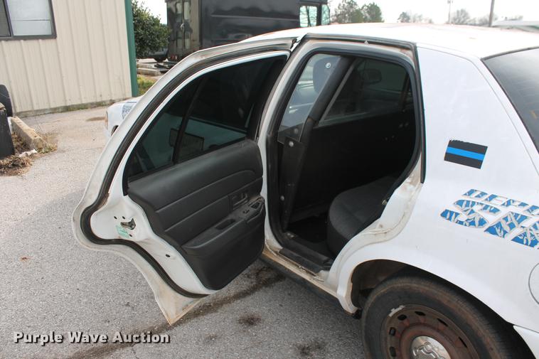 image for item DD1414 2005 Ford Crown Victoria Police Interceptor