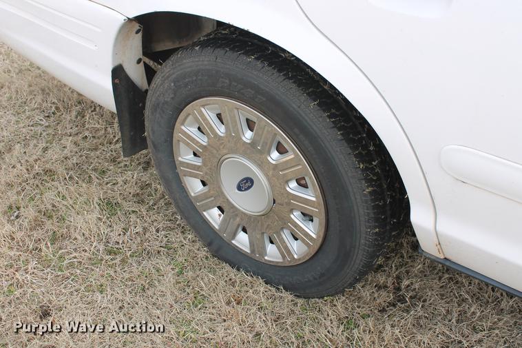 image for item DD1416 2005 Ford Crown Victoria Police Interceptor