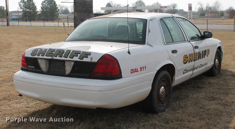 image for item DD1417 2005 Ford Crown Victoria Police Interceptor