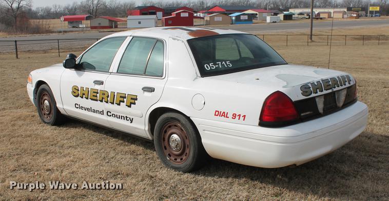 image for item DD1417 2005 Ford Crown Victoria Police Interceptor