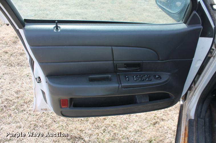 image for item DD1417 2005 Ford Crown Victoria Police Interceptor