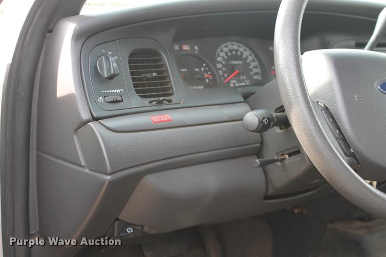 image for item DD1417 2005 Ford Crown Victoria Police Interceptor