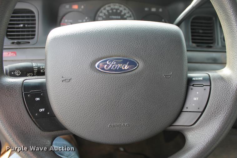 image for item DD1417 2005 Ford Crown Victoria Police Interceptor