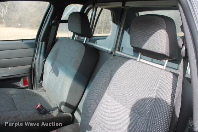 image for item DD1417 2005 Ford Crown Victoria Police Interceptor