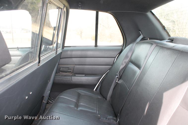 image for item DD1417 2005 Ford Crown Victoria Police Interceptor