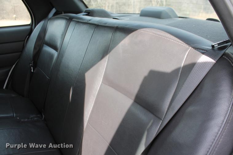 image for item DD1417 2005 Ford Crown Victoria Police Interceptor