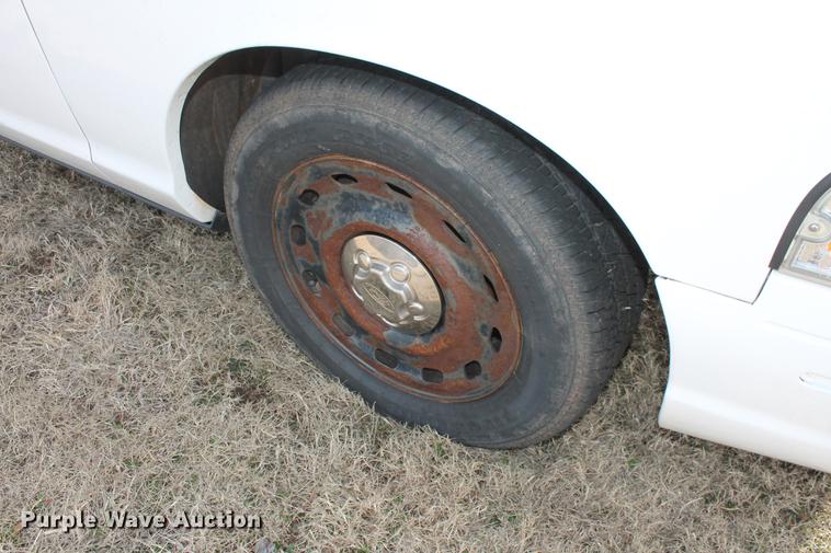 image for item DD1417 2005 Ford Crown Victoria Police Interceptor