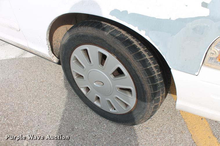 image for item DD1418 2007 Ford Crown Victoria Police Interceptor