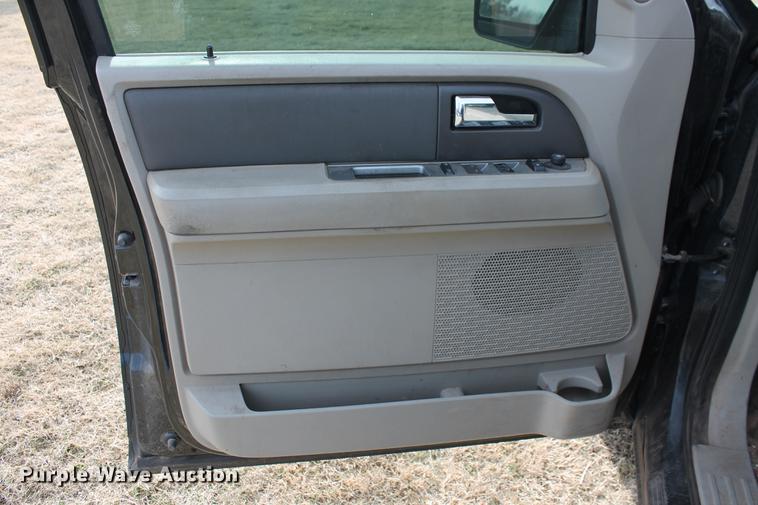 image for item DD1420 2010 Ford Expedition XLT SUV