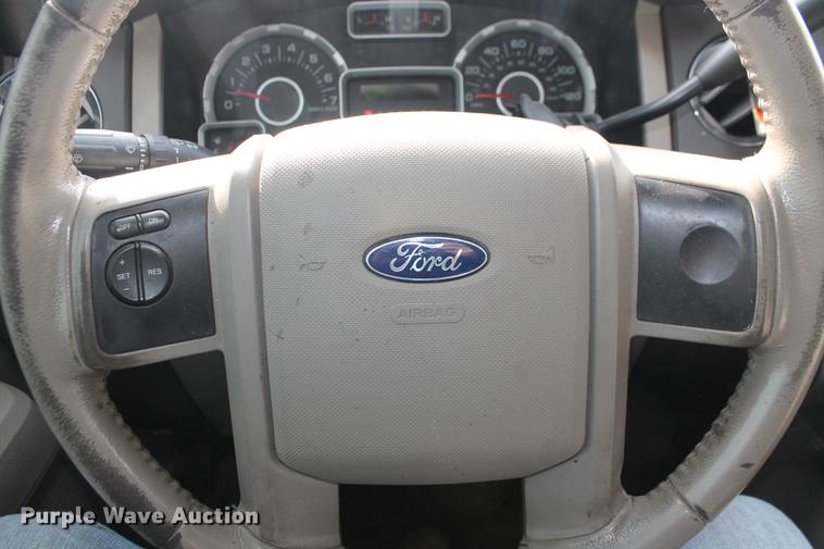 image for item DD1420 2010 Ford Expedition XLT SUV